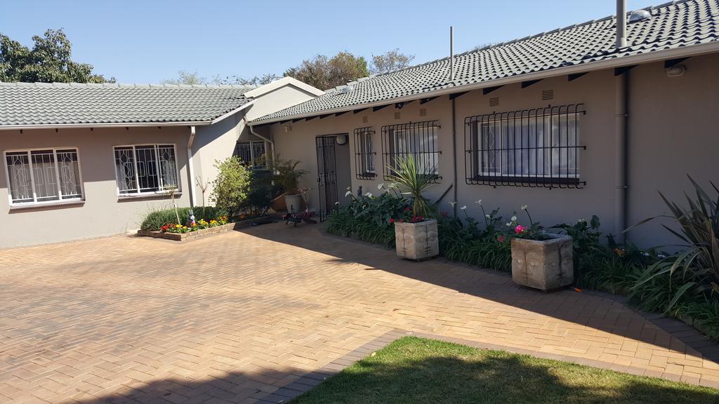 8 Ibis Lane Guest House Joanesburgo Exterior foto